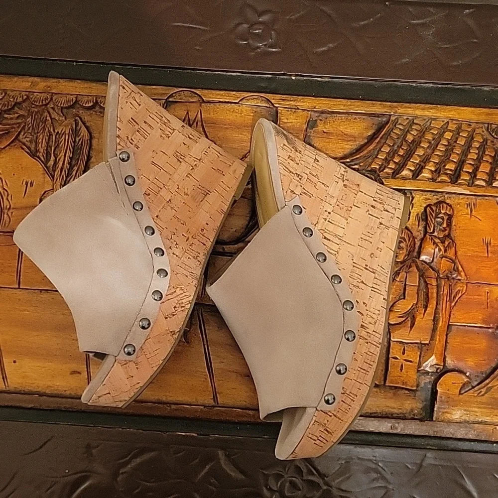 Marc‎ Fisher suede platform wedge sandals